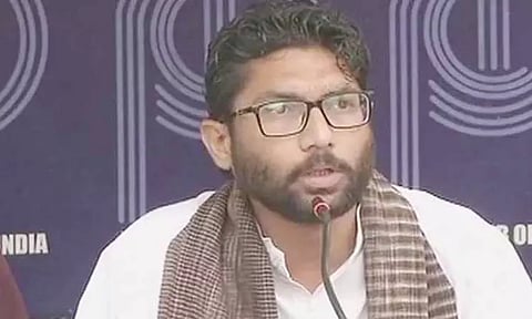 குஜராத்தில் காங்கிரஸ் எம்.எல்.ஏ. ஜிக்னேஷ் மேவானிக்கு 6 மாதம் சிறை தண்டனை