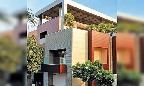 வீட்டை மழை, வெயில், பனி பொழிவிலிருந்து பாதுகாக்கும் வால் க்லேடிங்