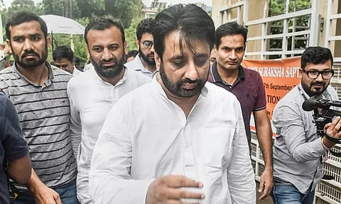 டெல்லி அரசு மீது தொடர்ந்து பாயும் ஊழல் வழக்குகள்! எம்.எல்.ஏ அமானதுல்லா கைது - மத்திய அரசு மீது ஆம் ஆத்மி குற்றச்சாட்டு