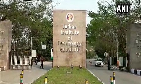 ஐஐடி கவுகாத்தியில் படிக்கும் மாணவர் விடுதி அறையில் உயிரிழந்த நிலையில் மீட்பு