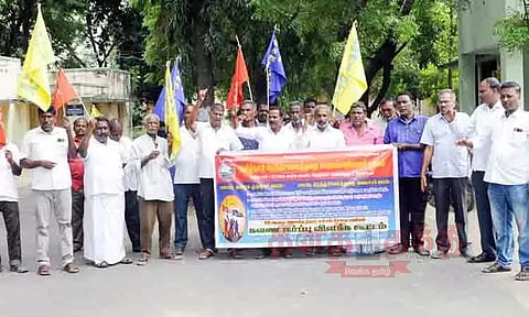 பணிநீக்கபணிக்காலமாக அறிவிக்க சாலை பணியாளர்கள் வேண்டுகோள்