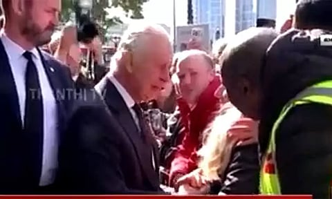 ராணி எலிசபெத் உடலுக்கு அஞ்சலி செலுத்த காத்திருத்த மக்களுக்கு மன்னர் சார்லஸ் செய்த செயல்...!