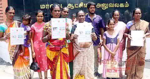 மழைநீர் புகுந்துவிடுவதால் அவதி புதிய வீடுகள் கட்டித்தர நரிக்குறவர்கள் கோரிக்கை