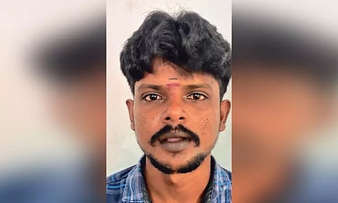 எண்ணூரில் முன்விரோதத்தில் ரவுடி வெட்டிக்கொலை - 4 பேர் கைது
