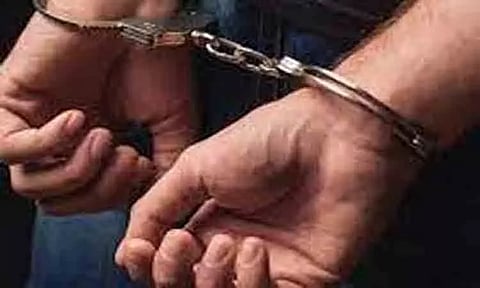 ரோந்து பணிக்கு சென்ற போலீஸ்காரர் மீது தாக்குதல்