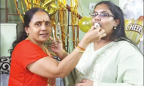 மின்சாரம் தாக்கி தாய், மகள் சாவு