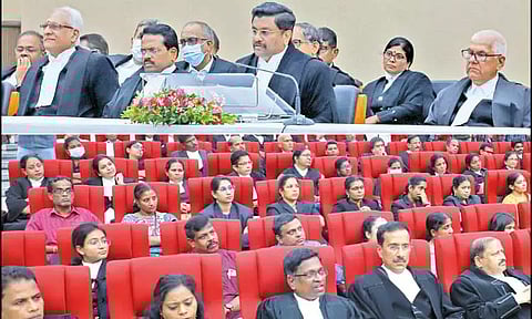 'பாரம்பரியமிக்க ஐகோர்ட்டில் பணியாற்றியதை பெருமையாக கருதுகிறேன்' தலைமை நீதிபதி பேச்சு