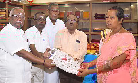 இந்த ஆண்டு ரூ.44 லட்சத்துக்கு தீபாவளி விற்பனை இலக்கு