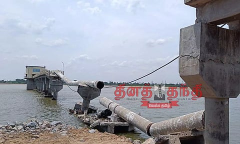 பாலத்தின் மற்றொரு பகுதி இடிந்து விழுந்தது