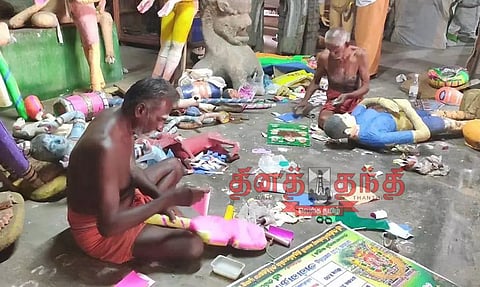 கும்பகோணத்தில் கொலு பொம்மைகள் தயாரிக்கும் பணி தீவிரம்