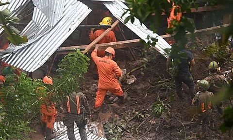 தொடர் கனமழையால் எல் சல்வடாரில் பயங்கர நிலச்சரிவு 7 பேர் பலி