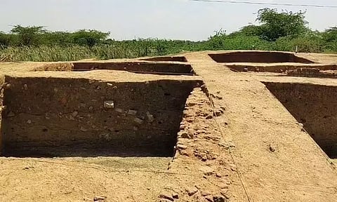 சென்னையை அடுத்த வடக்குப்பட்டு கிராமத்தில் ஒரே அகழாய்வில் 4 நாகரிகங்களை பிரதிபலிக்கும் பழமையான பொருட்கள் கண்டெடுப்பு