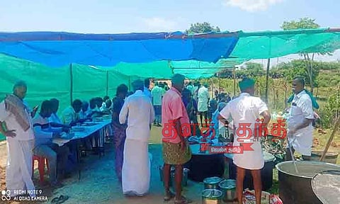 கிடா வெட்டி விருந்து வைத்த விவசாயிகள்