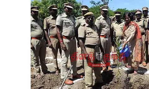 பசுமை தமிழகம் இயக்கத்தின் கீழ் 1 லட்சத்து 63 ஆயிரத்து 997 மரக்கன்றுகள் நடும் பணிகள் தொடக்கம்