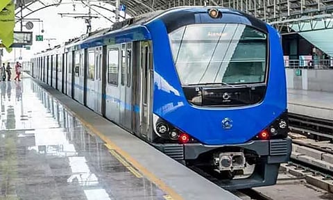 கல்லூரிகளை தேடி செல்லும் மெட்ரோ ரெயில் நிறுவன அதிகாரிகள் மாணவர்களுக்கு டிக்கெட்டில் சலுகை வழங்க திட்டம்