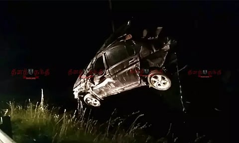 உளுந்தூர்பேட்டை: பள்ளத்தில் கார் கவிழ்ந்து விபத்து - 3 பெண்கள் பலி