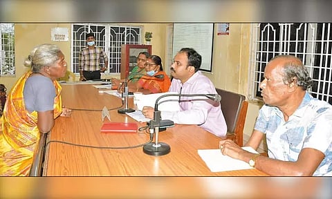 திருவள்ளூரில் பொதுமக்கள் குறைதீர்க்கும் நாள் கூட்டம் - கலெக்டர் தலைமையில் நடந்தது