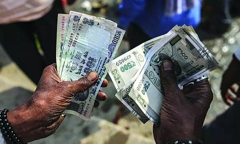 டாலருக்கு நிகரான இந்திய ரூபாயின் மதிப்பு 9 பைசா அதிகரிப்பு