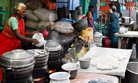 கூட்டுறவு துறை சார்பில் சாலையோர கடைகளுக்கு கேஸ் சிலிண்டர் - அமைச்சர் ஐ.பெரியசாமி தகவல்