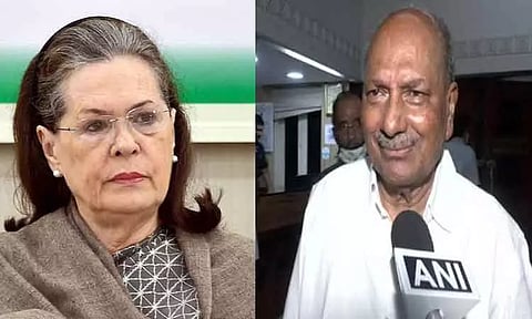 ஏ.கே.அந்தோணியுடன் சோனியா திடீர் சந்திப்பு - காங்கிரஸ் தலைவர் தேர்தல் குறித்து ஆலோசனை