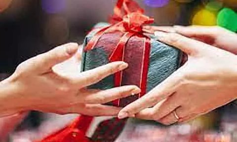 போட்டிகளில் வெற்றி பெற்றவர்களுக்கு பரிசு