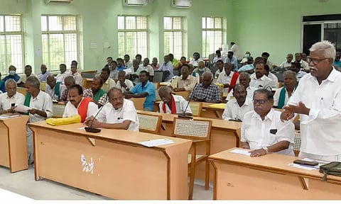 மக்காச்சோள பயிர்களுக்கு ஏக்கருக்கு ரூ.30 ஆயிரம் வழங்க வேண்டும்