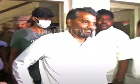 தமிழக காங்கிரஸ் தலைவர் கே.எஸ்.அழகிரி உறவினரை தாக்கியதாக புகார் - ஐ.ஏ.எஸ் அதிகாரி மீது வழக்குப்பதிவு...!