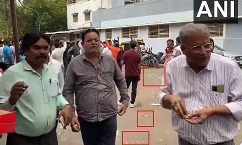 இந்தூரில் தூய்மை நகர கொண்டாட்டத்தில் சாலையில் அசுத்தம் ஏற்படுத்திய அவலம்