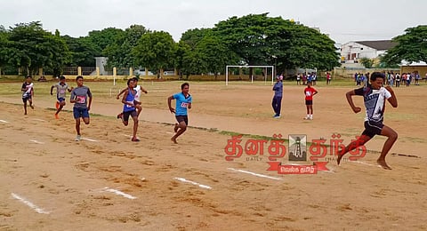 தர்மபுரியில், மாவட்ட அளவிலான இளையோர் தடகள விளையாட்டு போட்டிகள் 600 மாணவ, மாணவிகள் பங்கேற்பு