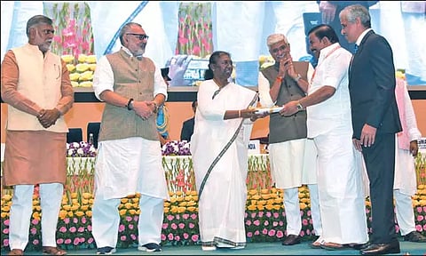 கிராமப்புற வீடுகளுக்கு குடிநீர் இணைப்பு வழங்கியதில் தமிழகம் முதலிடம்: ஜனாதிபதி பாராட்டு