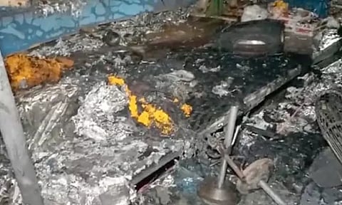 உ.பி.யில் துர்கா பூஜை பந்தலில் தீ விபத்து: 42 பேர் காயம்!