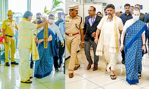 மைசூரு விமான நிலையத்தில், சோனியா காந்திக்கு வரவேற்பு அளித்த டி.கே.சிவகுமார்..!