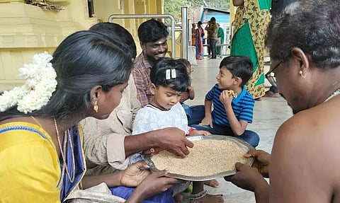 கோவில்கள், பள்ளிகளில் விஜயதசமி விழா