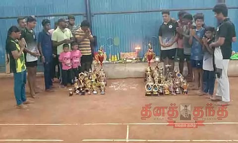 சரஸ்வதி பூஜை கொண்டாடிய பொதுமக்கள்