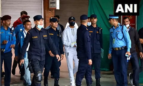 17 வயது ரசிகை பாலியல் வன்கொடுமை புகார்: நேபாள கிரிக்கெட் வீரர் காத்மாண்டு விமான நிலையத்தில் கைது!