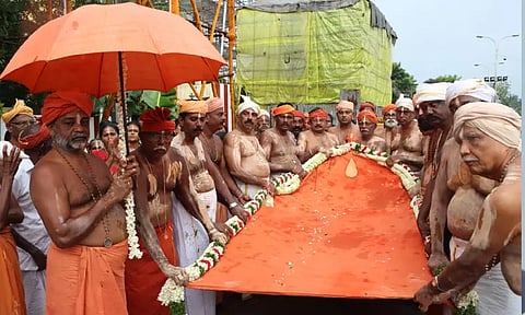 மணலி புதுநகர் அய்யா வைகுண்ட தர்மபதி புரட்டாசி திருவிழா கொடியேற்றத்துடன் தொடங்கியது