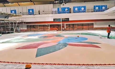 சென்னை விமான நிலைய புதிய முனையத்தில் தரைகளில் வண்ணமயமான கோலங்கள் வரைந்து அசத்தல்
