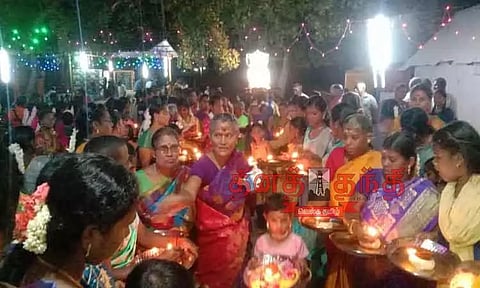 மாரியம்மன் கோவிலில் மாவிளக்கு எடுத்து பெண்கள் வழிபாடு