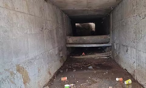 குழாய், கேபிள்களை அகற்றாமல் மழைநீர் வாய்க்கால் அமைப்பு