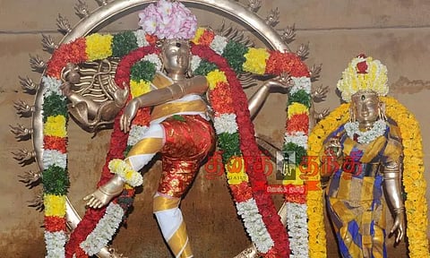 சிறப்பு அலங்காரத்தில் நடராஜர்