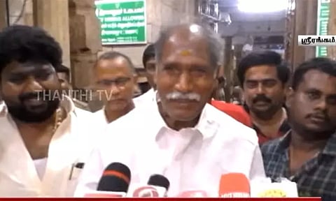 ஸ்ரீரங்கம் கோவிலில் புதுச்சேரி முதல் அமைச்சர் ரங்கசாமி சாமி தரிசனம்