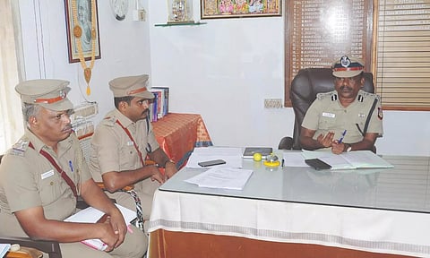 உடுமலை, குடிமங்கலம் போலீஸ் நிலையகள் 2 ஆக பிரிக்கப்படும் என்று மேற்கு மண்டல டி.ஐ.ஜி. முத்துச்சாமி கூறினார்.