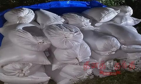 2 டன் ரேஷன் அரிசி பறிமுதல்