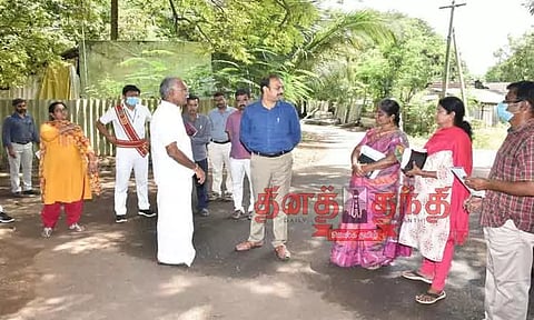 ரேஷன் கடையில் திடீர் ஆய்வு:இருப்பு குறைவாக காட்டிய விற்பனையாளருக்கு அபராதம்-கலெக்டர் அதிரடி நடவடிக்கை