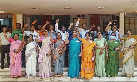 பேராசிரியர்கள் ஆர்ப்பாட்டம்