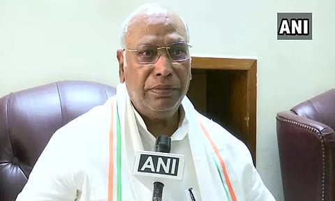 காங்கிரஸ் தலைவர் தேர்தலில் கடைசி நேரத்தில் போட்டியில் குதித்தது ஏன்? மல்லிகார்ஜூன கார்கே பேட்டி