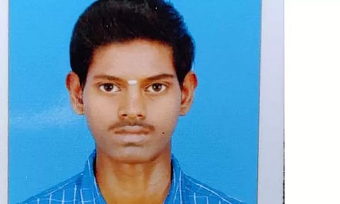 வெளிநாட்டில் சிக்கி தவிக்கும் மகனை மீட்டு தர வேண்டும் மத்திய, மாநில அரசுகளுக்கு தாய் கோரிக்கை