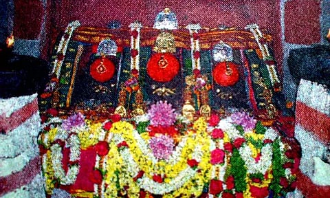 தீபாவளியை முன்னிட்டு ஹாசனாம்பா கோவில் நடை நாளை திறப்பு; முதல்நாளில் பக்தர்களுக்கு அனுமதி இல்லை