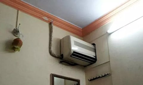 இரண்டு அறைகளுக்கு ஒரே ஏசி: ஹோட்டல் நிர்வாகத்தின் பலே ஐடியா...!