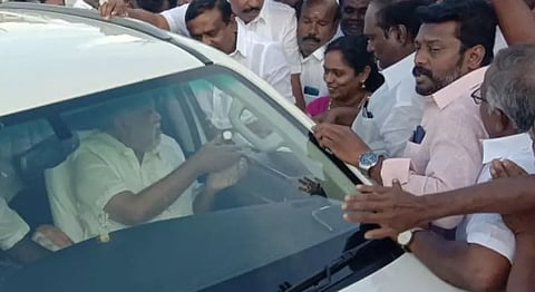 அமைச்சர் இ.பெரியசாமிக்கு உற்சாக வரவேற்பு